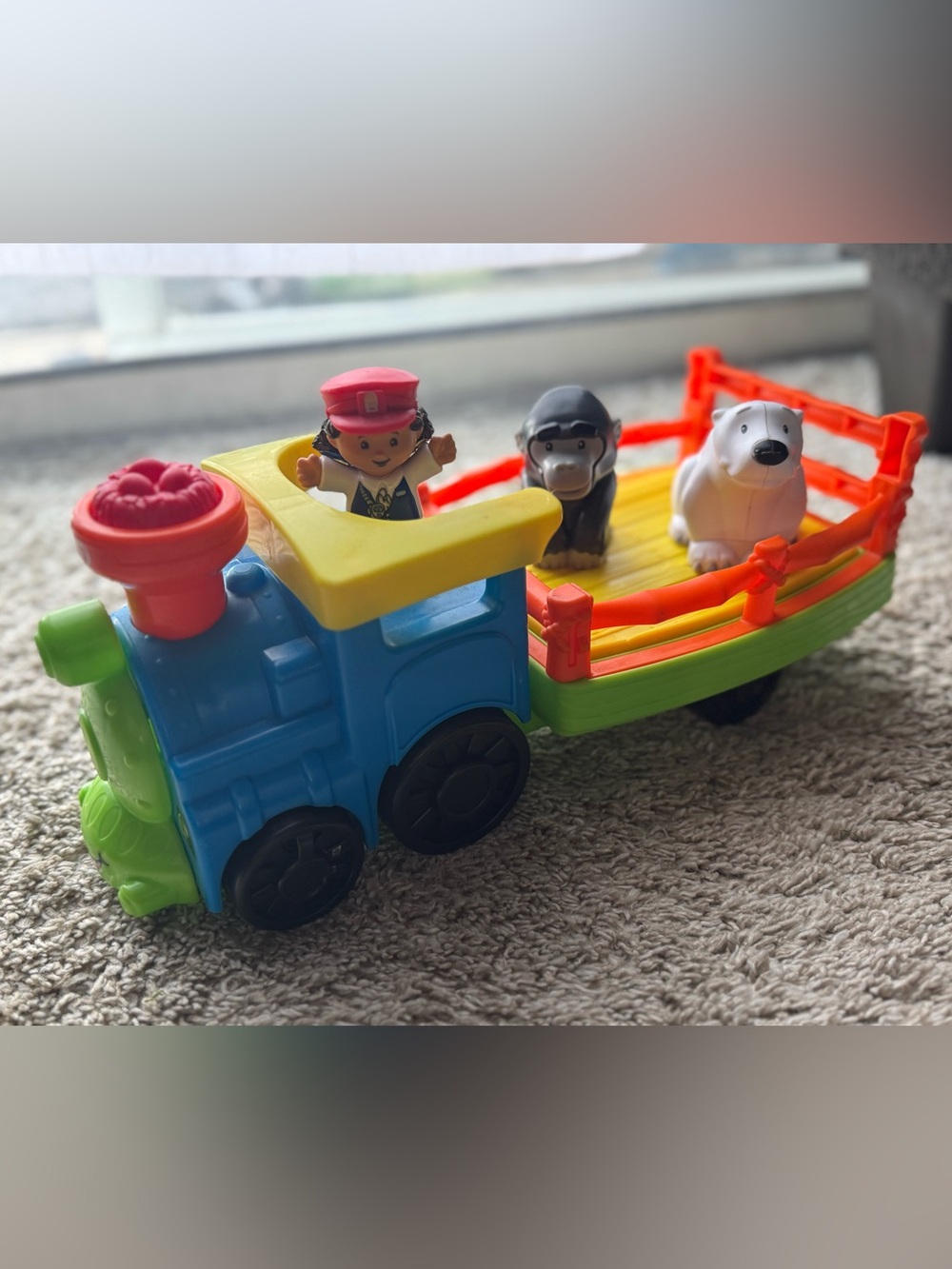 Fisher-Price Little People Choo-Choo Zoo Train w/music and 3 Figures